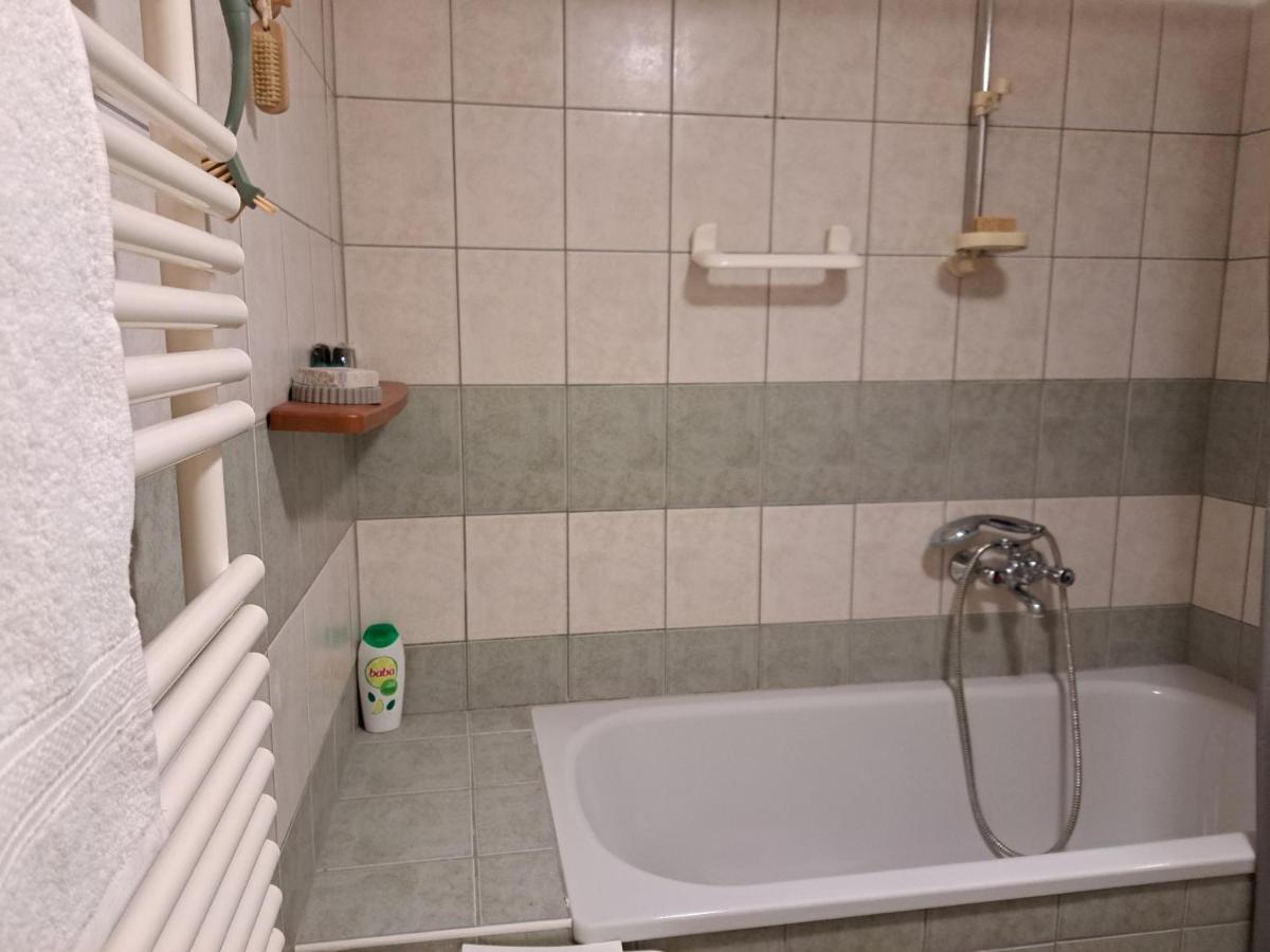 Rozsa Apartman Кестхей Экстерьер фото