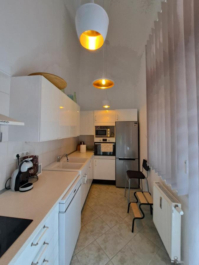 Rozsa Apartman Кестхей Экстерьер фото